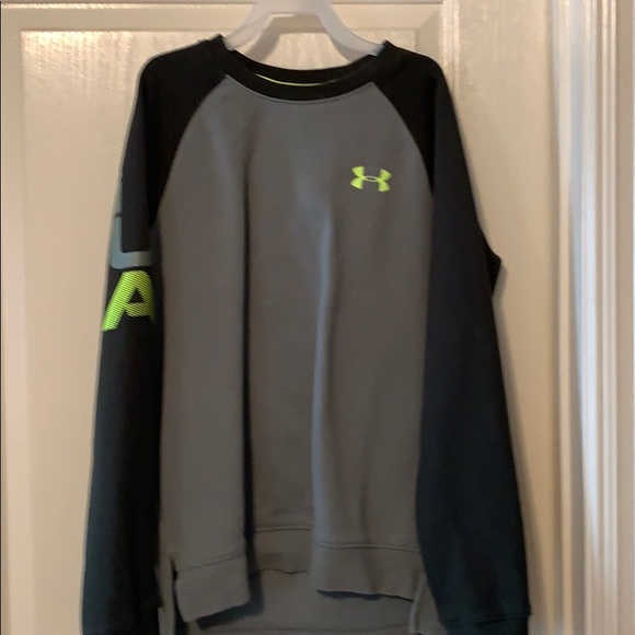 Under Armour Other - Boys Under Armour Sweatshirt